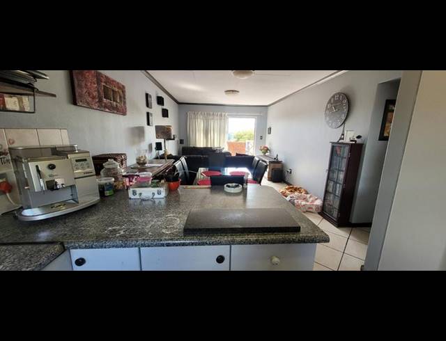 3 BEDROOM TOWNHOUSE FOR SALE IN ELANDSFONTEIN